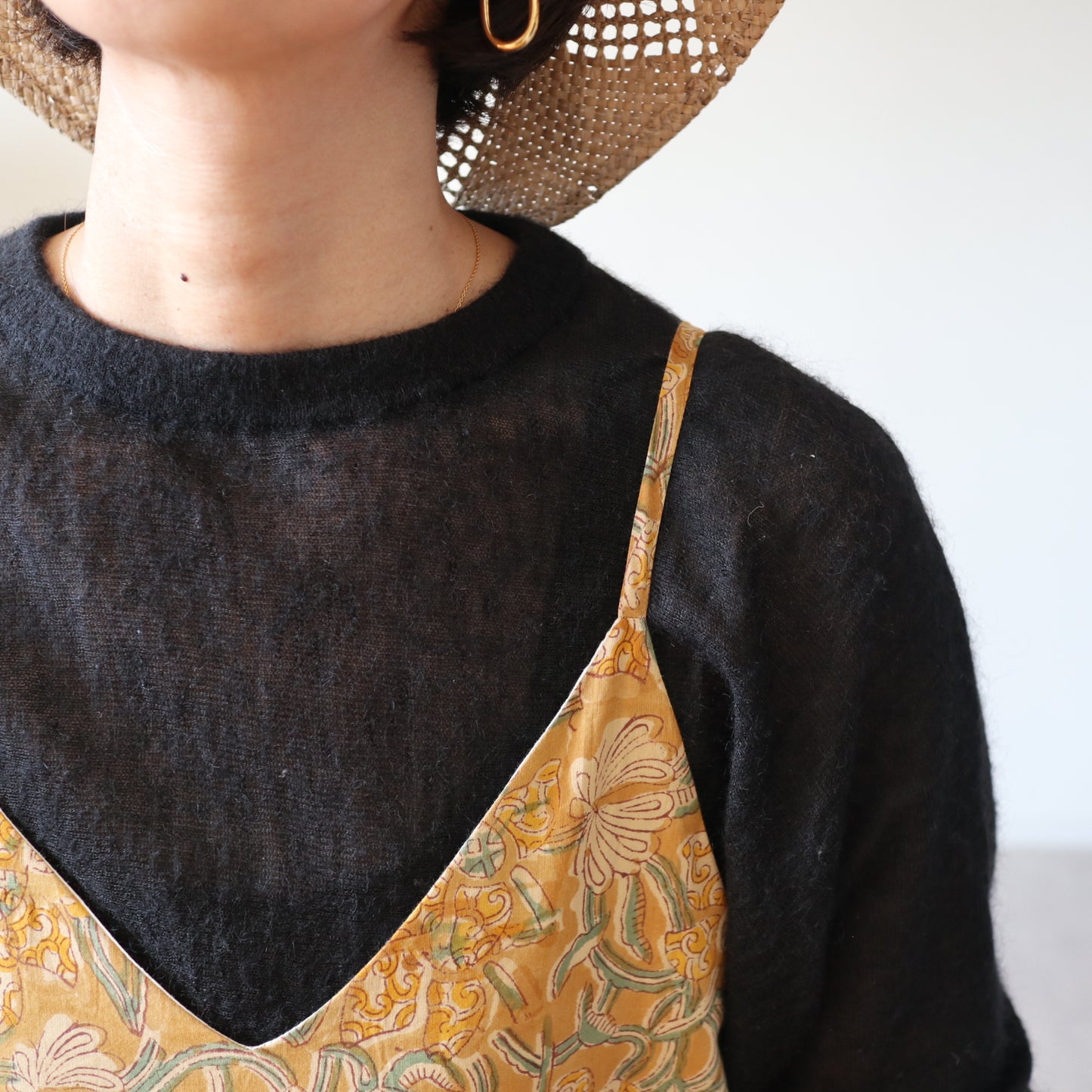 《即納》すっきりシルエットの裾ゆれフレアキャミワンピース【light brown】