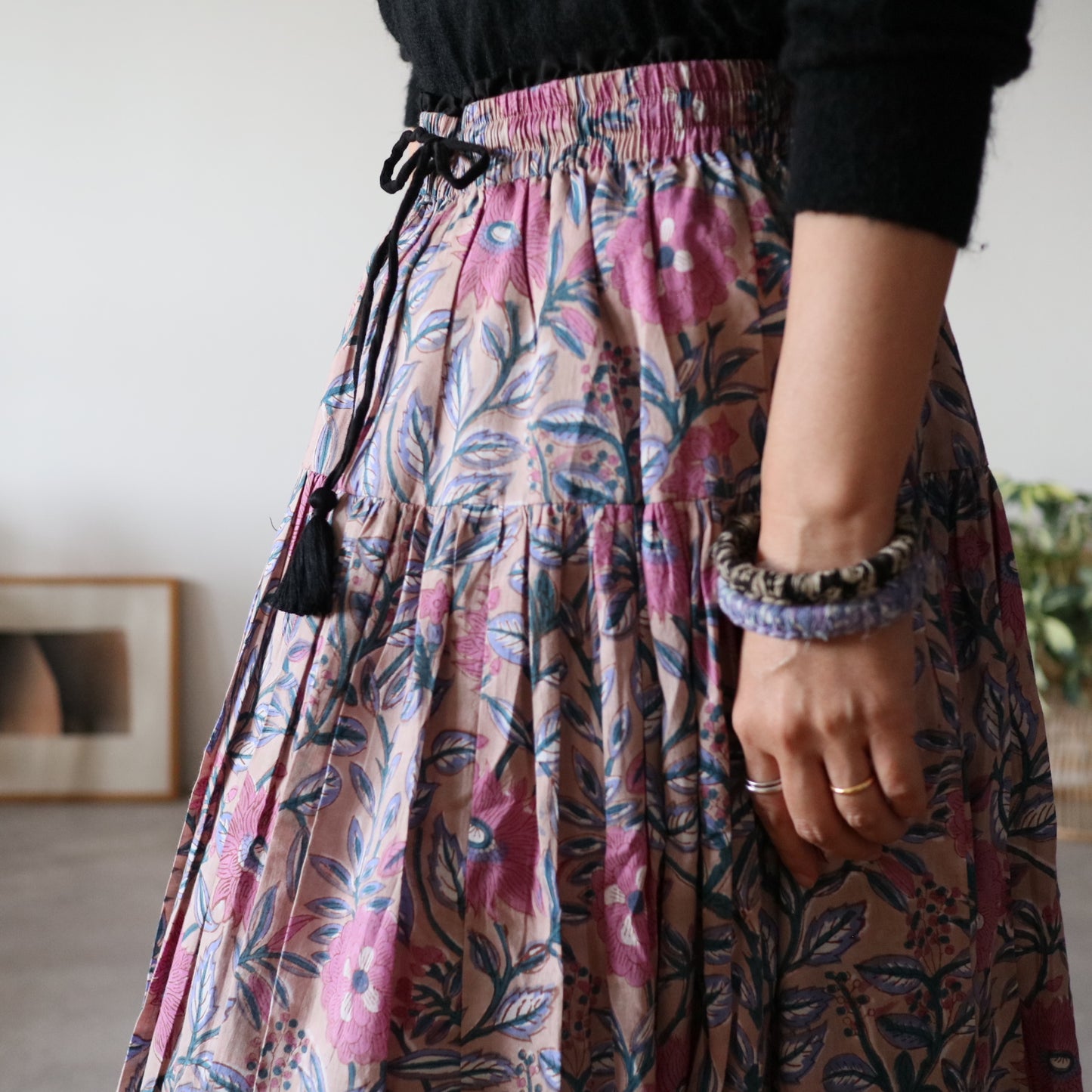 しなやかボリュームのティアードスカート -beige-