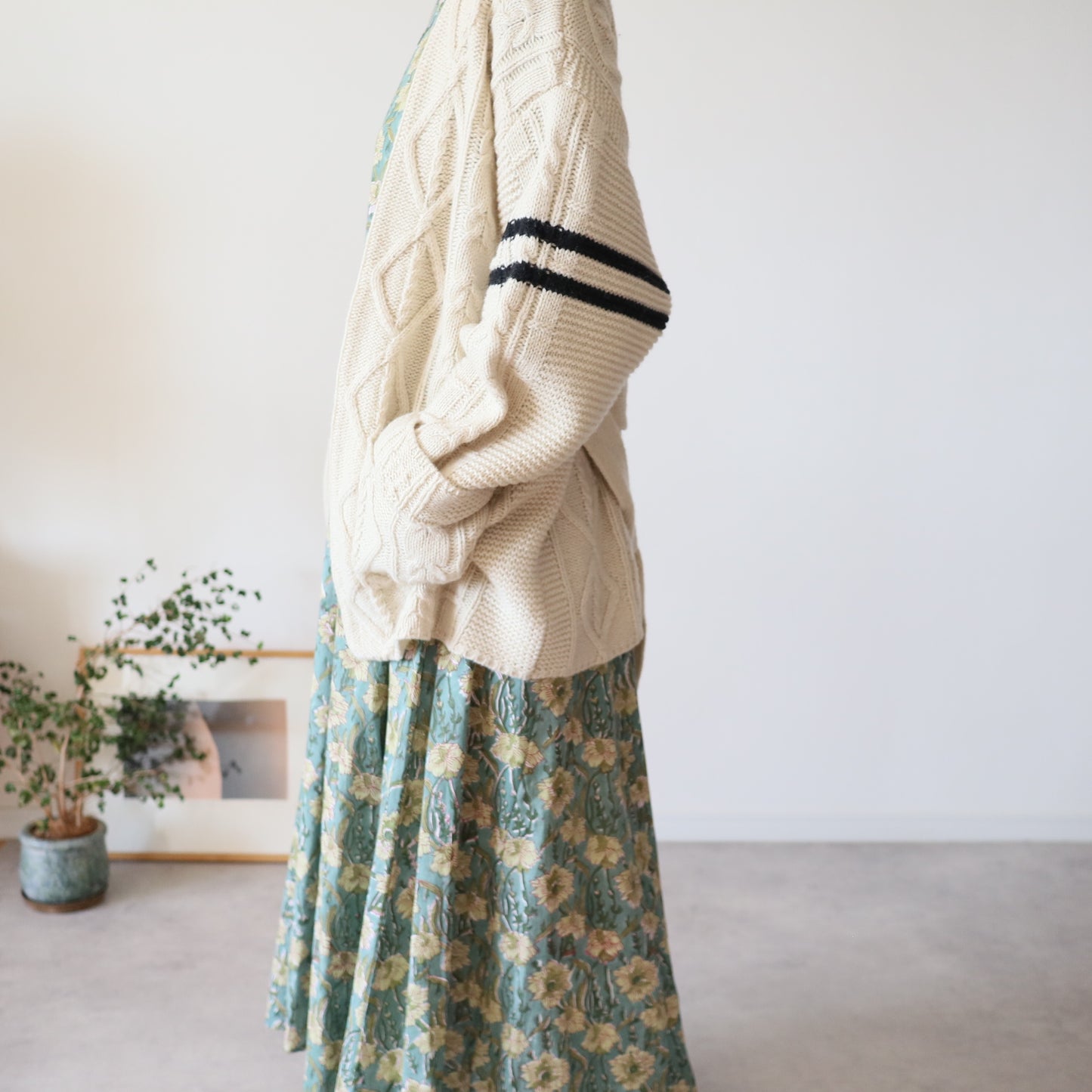 《受注》すっきりシルエットの裾揺れフレアワンピース【light green】