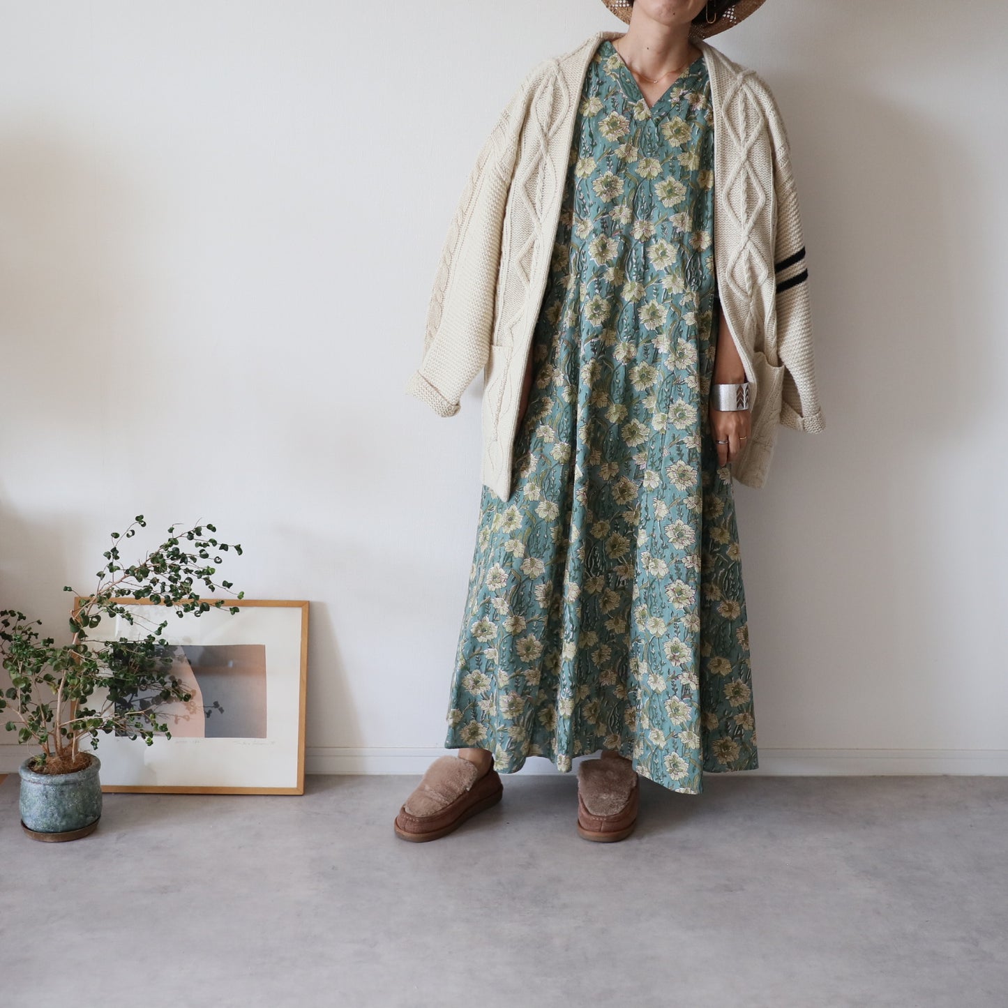 《受注》すっきりシルエットの裾揺れフレアワンピース【light green】