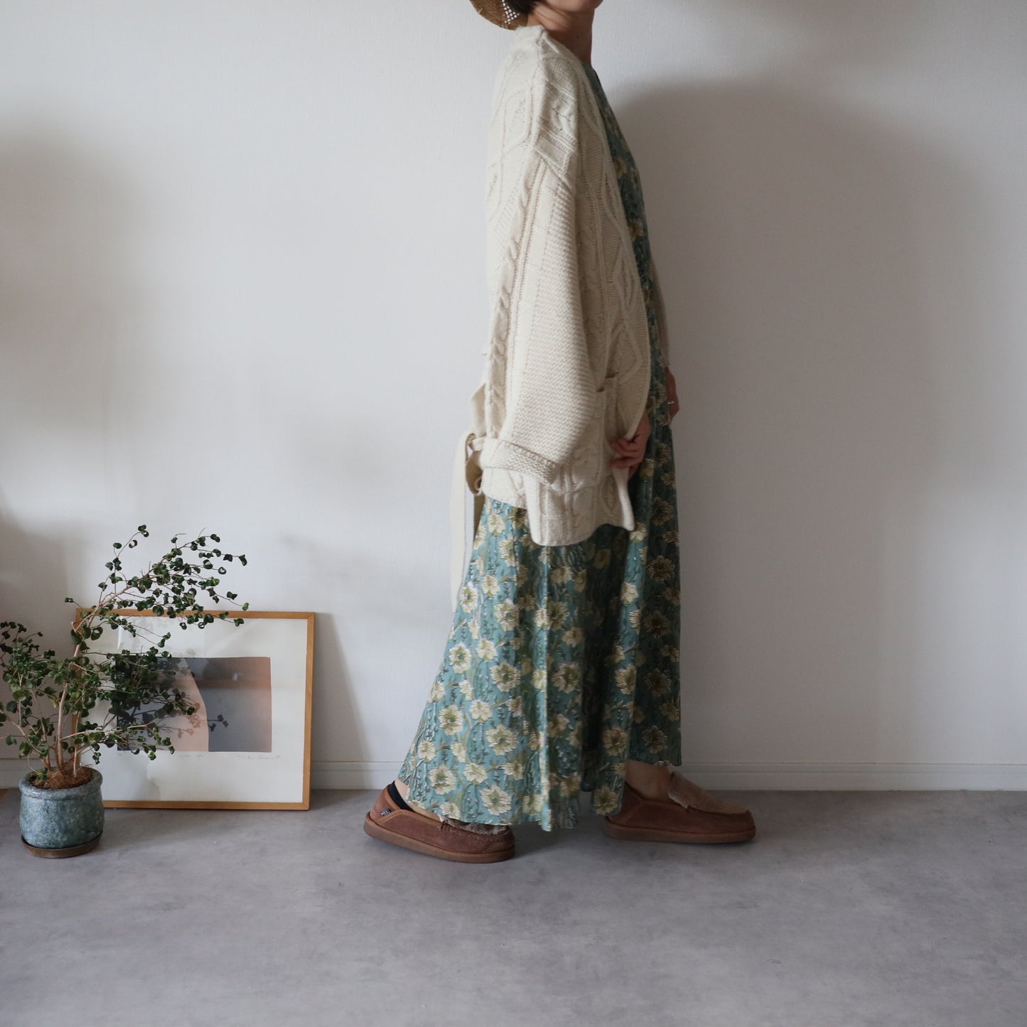 《受注》すっきりシルエットの裾揺れフレアワンピース【light green】