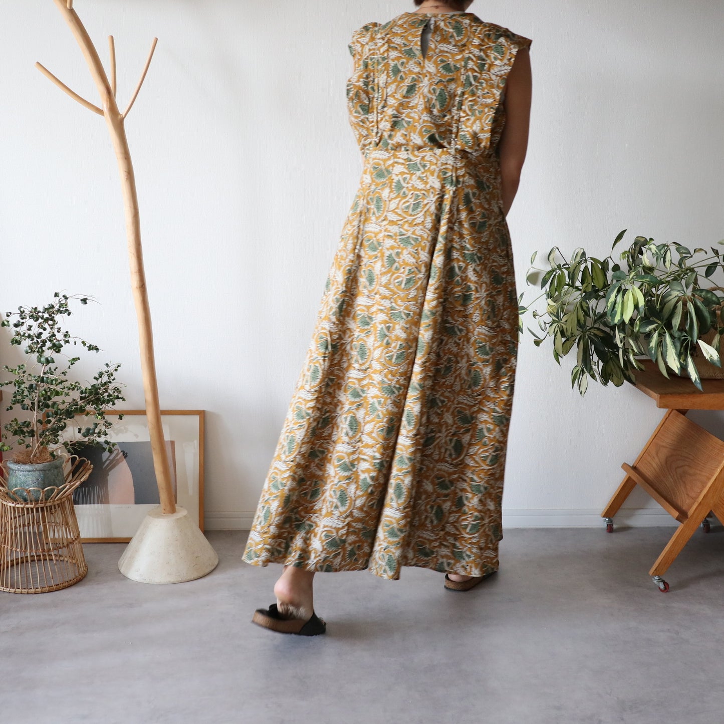 《受注》裾ゆれフレアキャミワンピース【mustard brown】