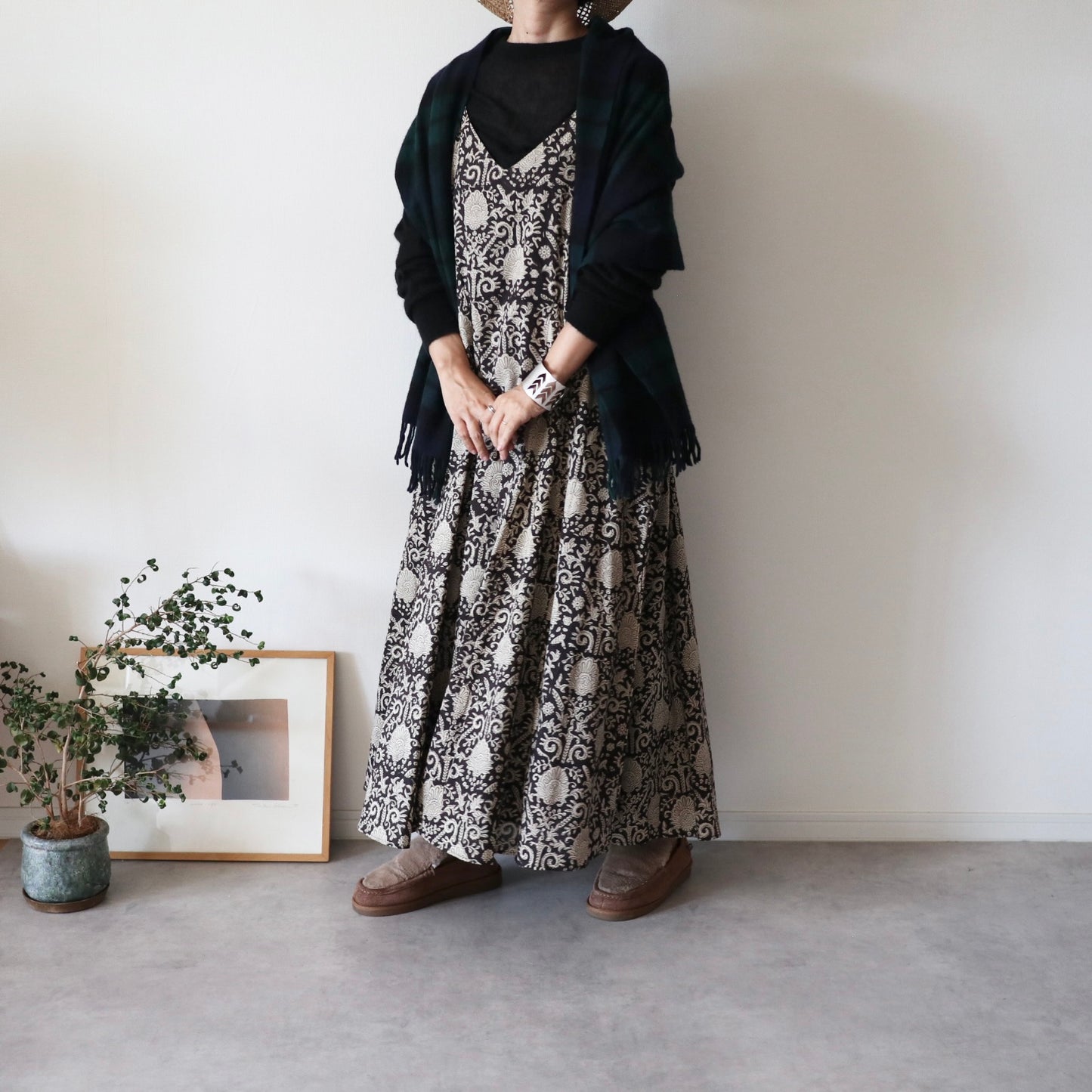 《即納》すっきりシルエットの裾ゆれフレアキャミワンピース【black】