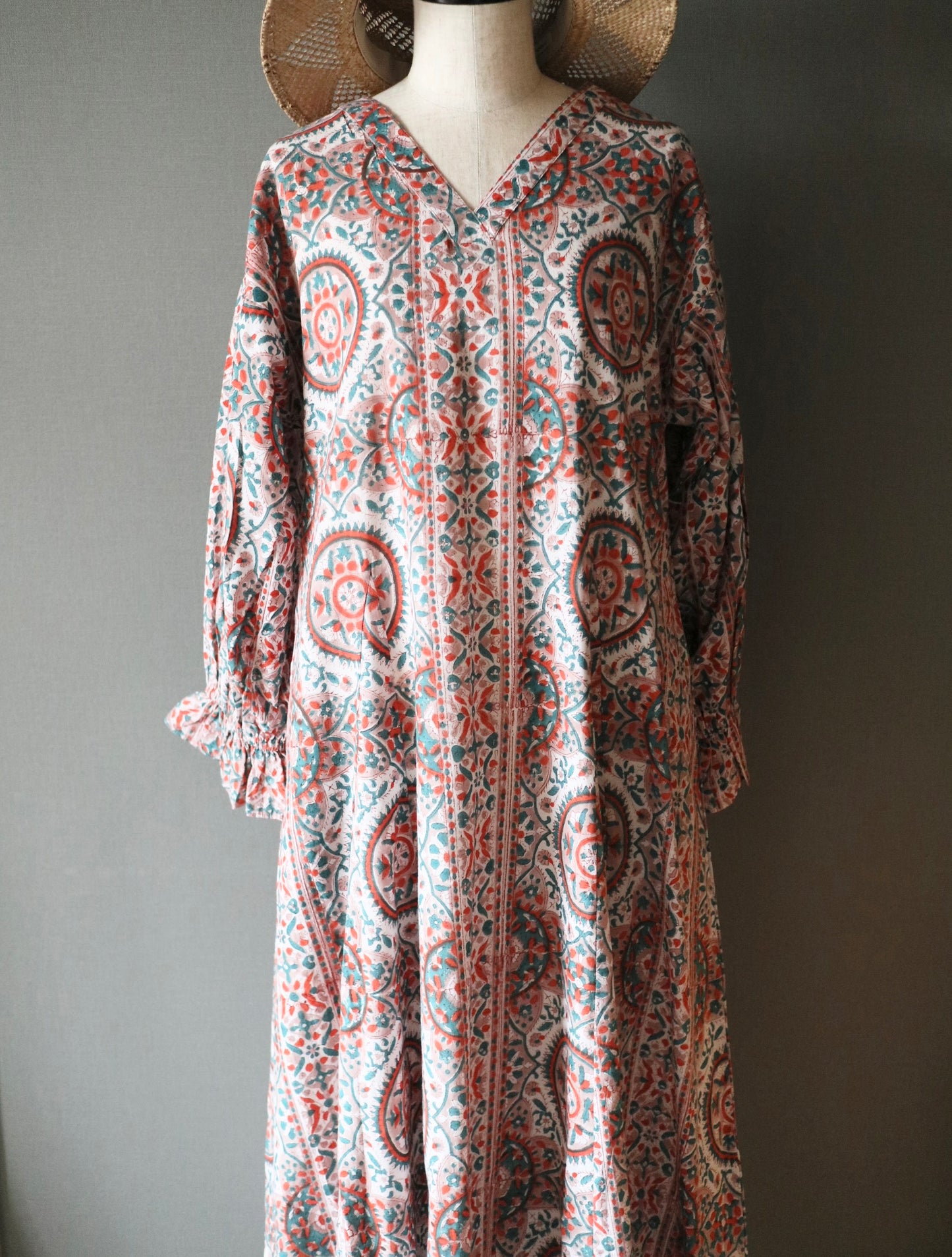 《受注》すっきりシルエットの裾揺れフレアワンピース【traditional orange】