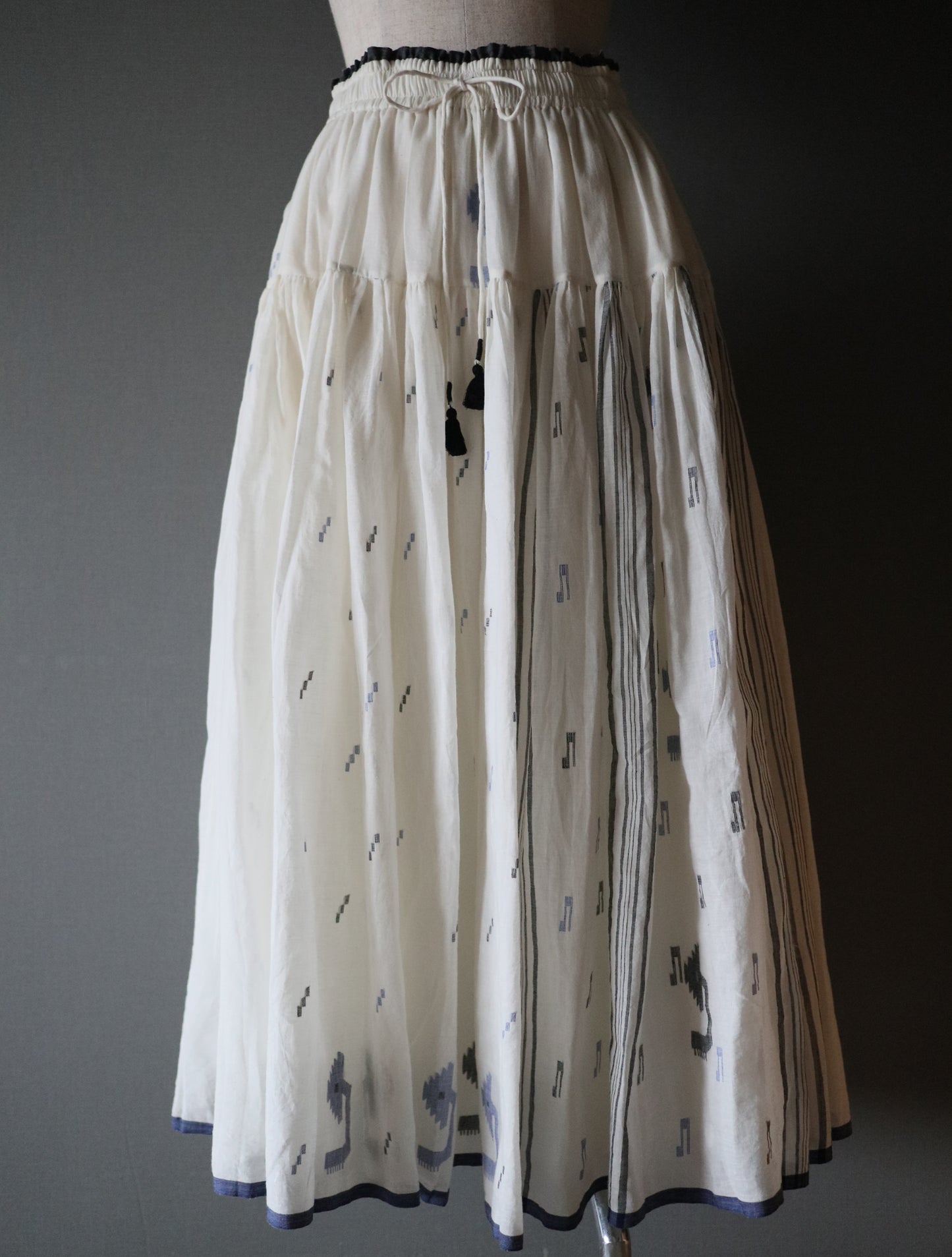 手織りジャムダニ綿の風纏うボリュームスカート【white】
