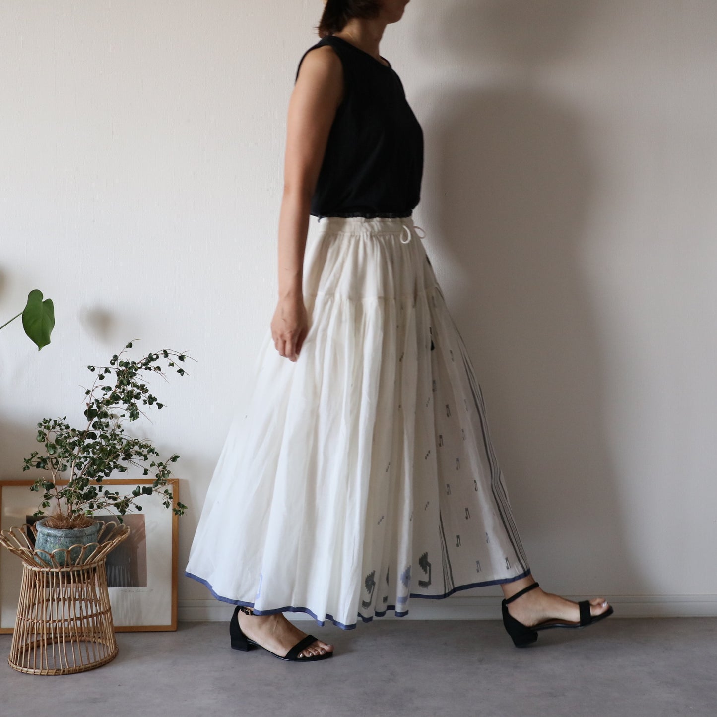 手織りジャムダニ綿の風纏うボリュームスカート【white】