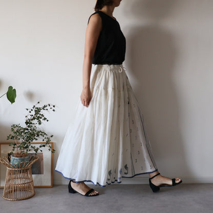 手織りジャムダニ綿の風纏うボリュームスカート【white】