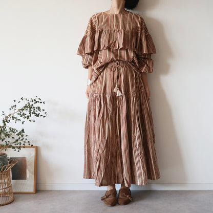 しなやかボリュームのティアードスカート -brown stripe-