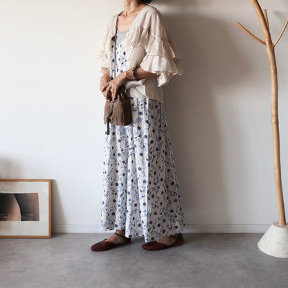 《即納》すっきりシルエットの裾ゆれフレアキャミワンピース【white】