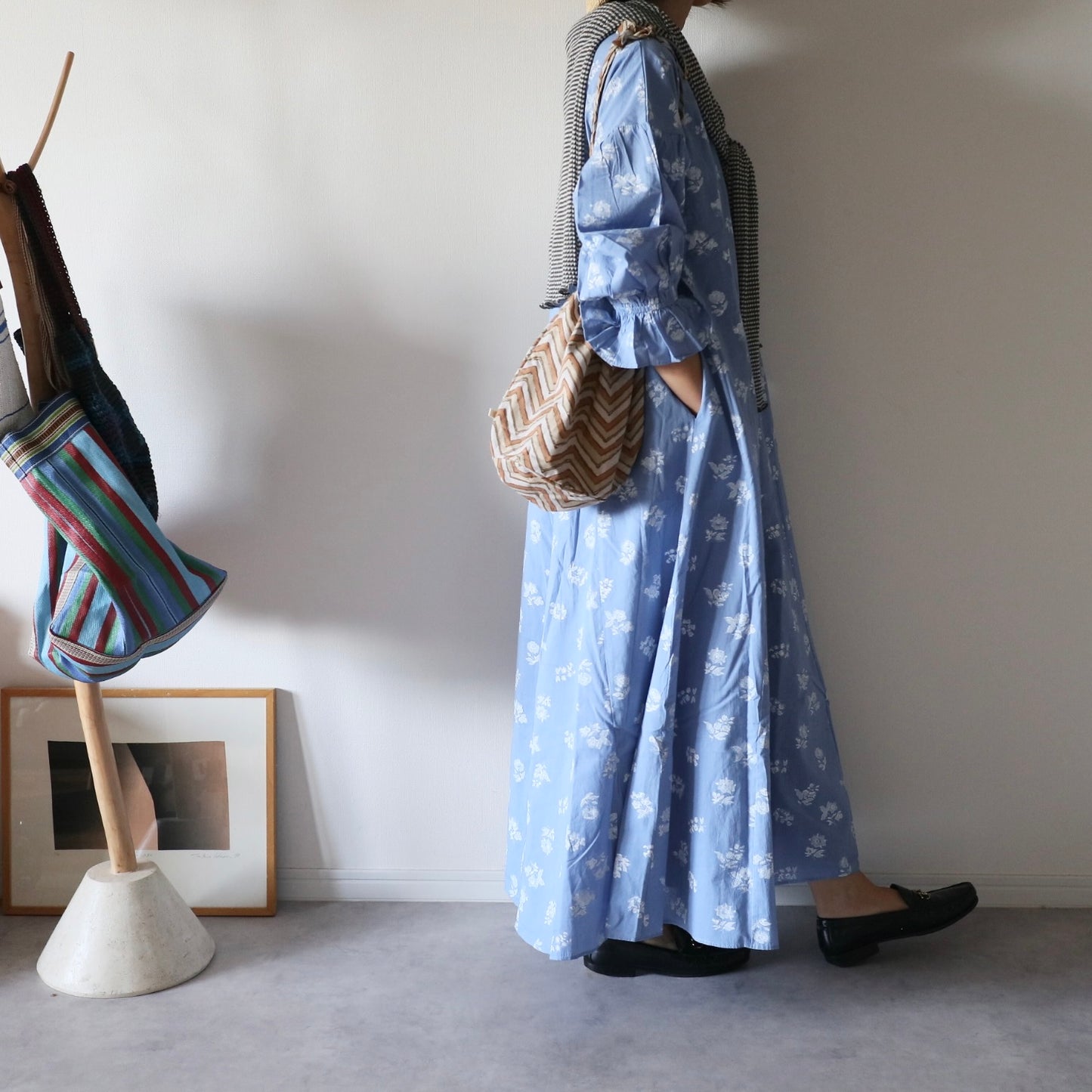 《basic size》すっきりシルエットの裾揺れフレアワンピース【blue】