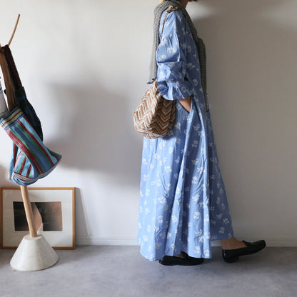 《basic size》すっきりシルエットの裾揺れフレアワンピース【blue】