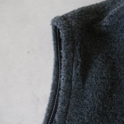 ふんわりあたたか side ribbon vest【charcoal】