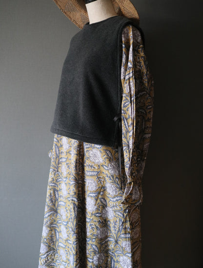 ふんわりあたたか side ribbon vest【charcoal】
