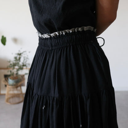 手織りジャムダニ綿の風纏うボリュームスカート【black】