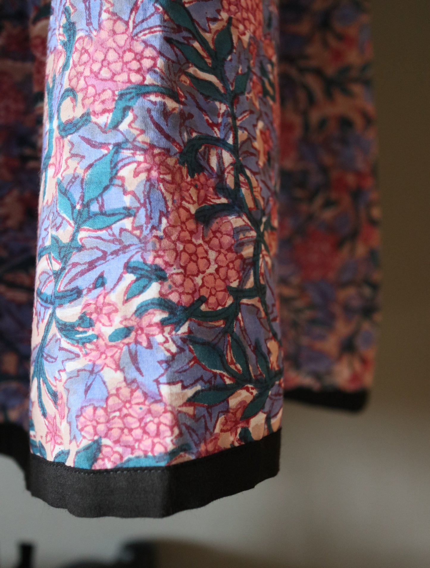 しなやかボリュームのティアードスカート -chai pink-