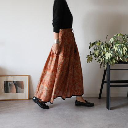 しなやかボリュームのティアードスカート -kusumi orange-