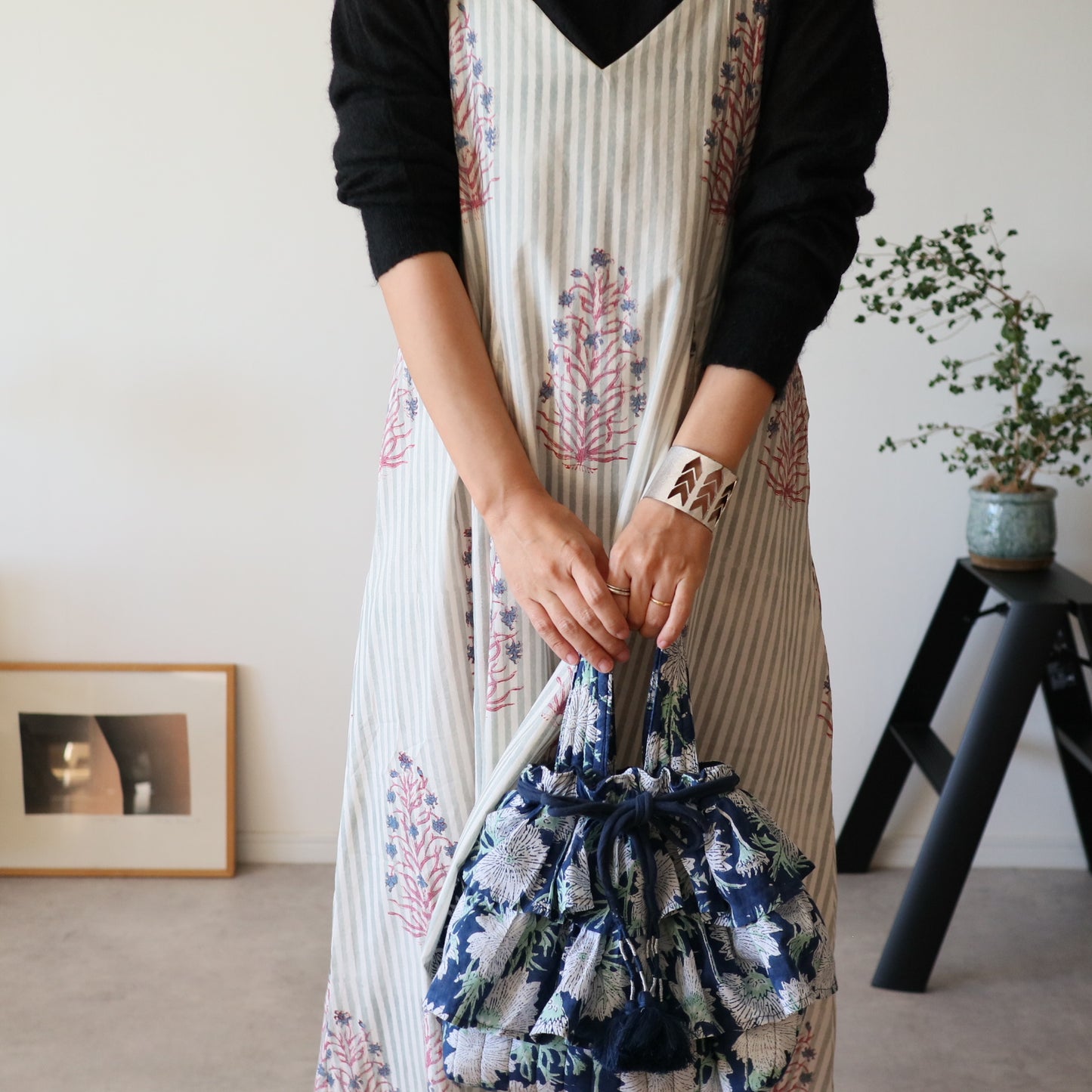 すっきりシルエットの裾ゆれフレアキャミワンピース【ice green】