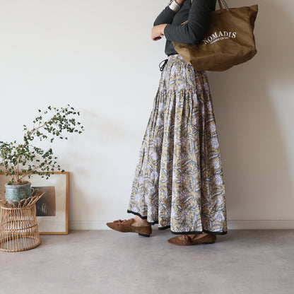 しなやかボリュームのティアードスカート -brown × navy-