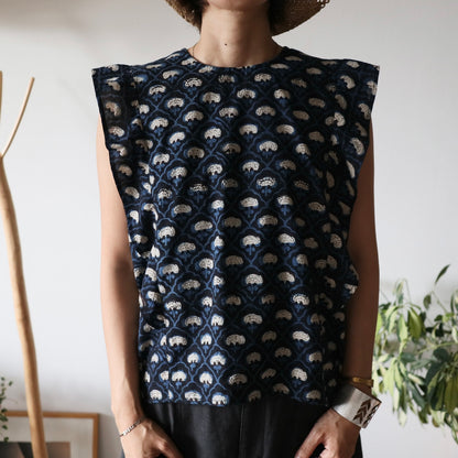 《即納》風そよぐフリルシャツ【deep navy】