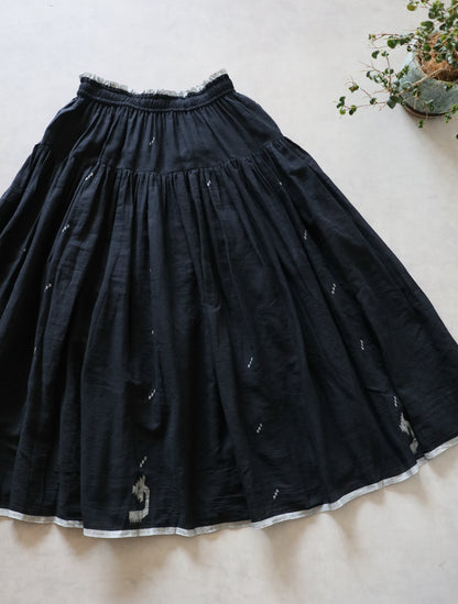 手織りジャムダニ綿の風纏うボリュームスカート【black】