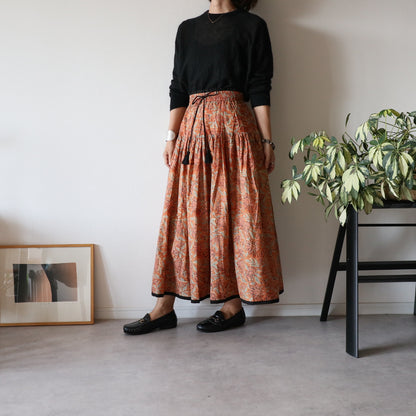 しなやかボリュームのティアードスカート -kusumi orange-