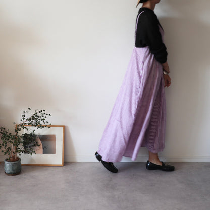 《即納》すっきりシルエットの裾ゆれフレアキャミワンピース【purple stripe】
