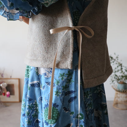 ふんわりあたたか side ribbon vest【moku brown】