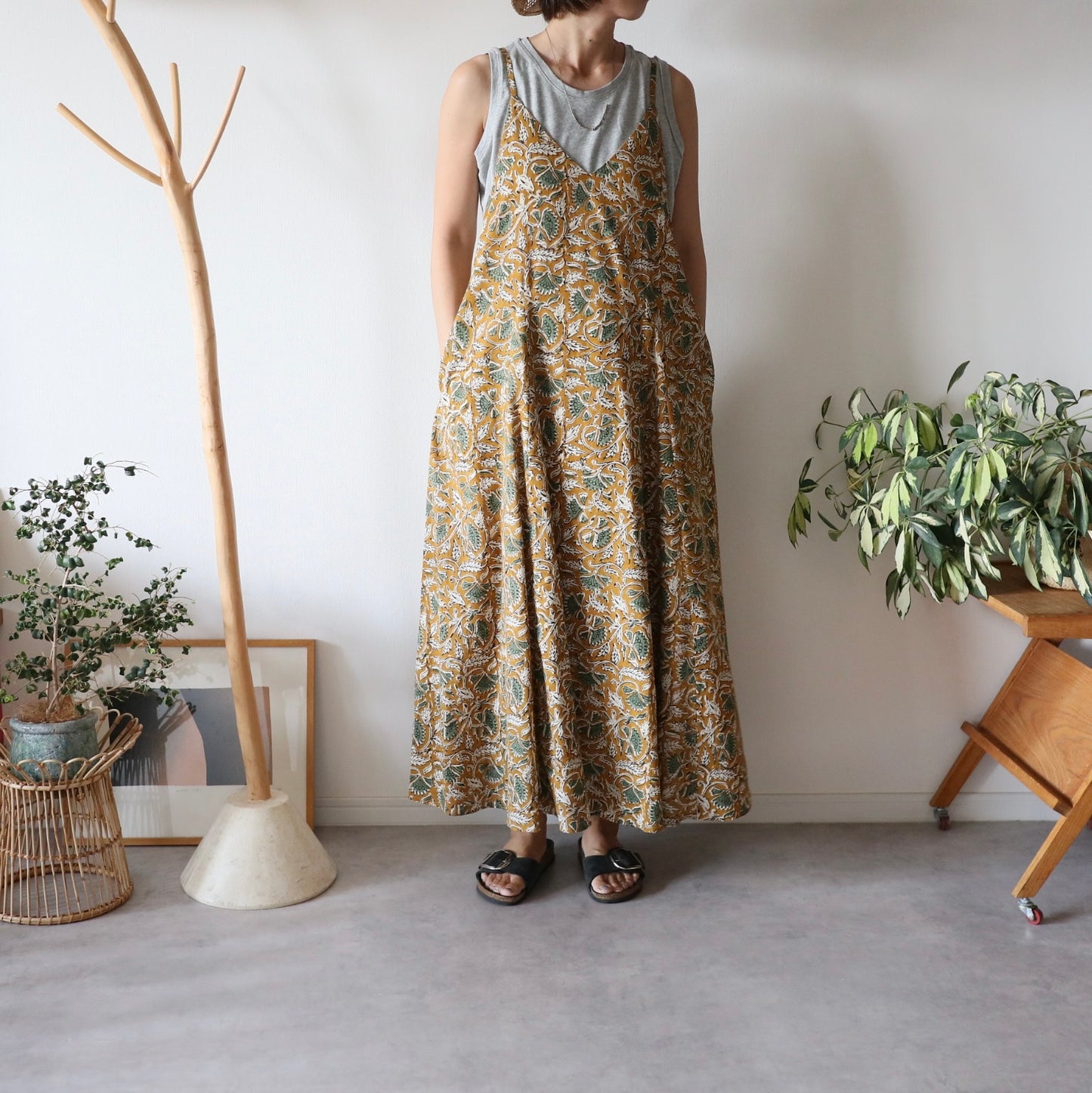 《受注》裾ゆれフレアキャミワンピース【mustard brown】