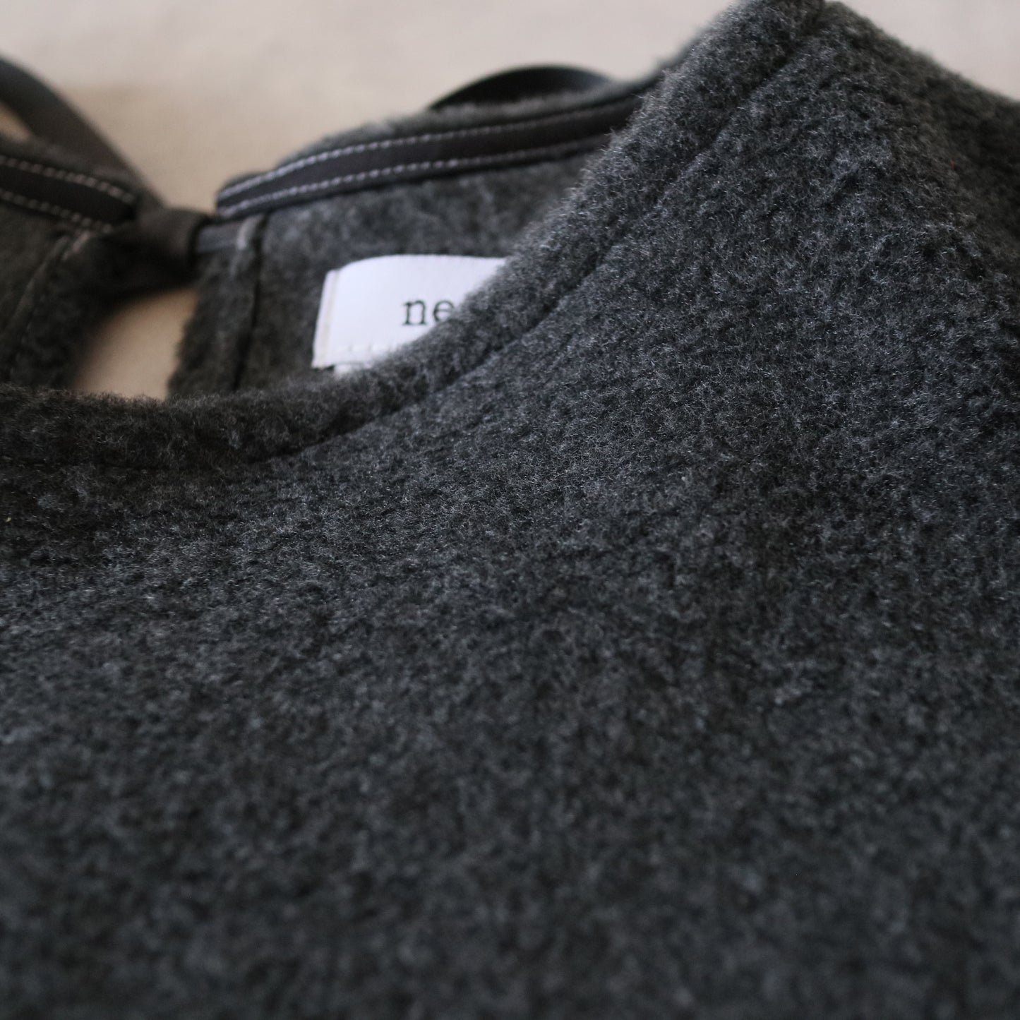 ふんわりあたたか side ribbon vest【charcoal】