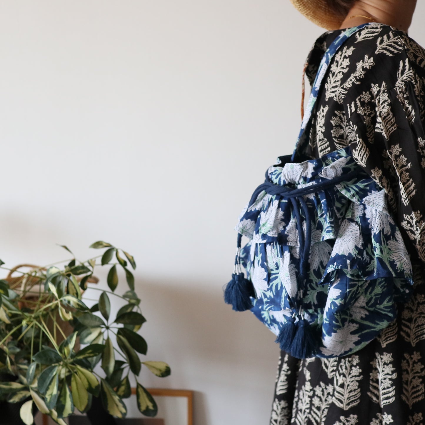《即納》軽やかフリルの2wayキルトbag【navy】