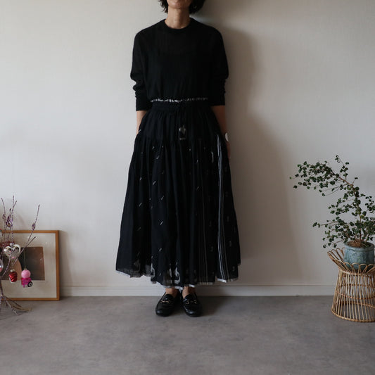 手織りジャムダニ綿の風纏うボリュームスカート【black】