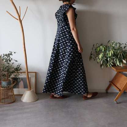《即納》裾ゆれフレアキャミワンピース【deep navy】