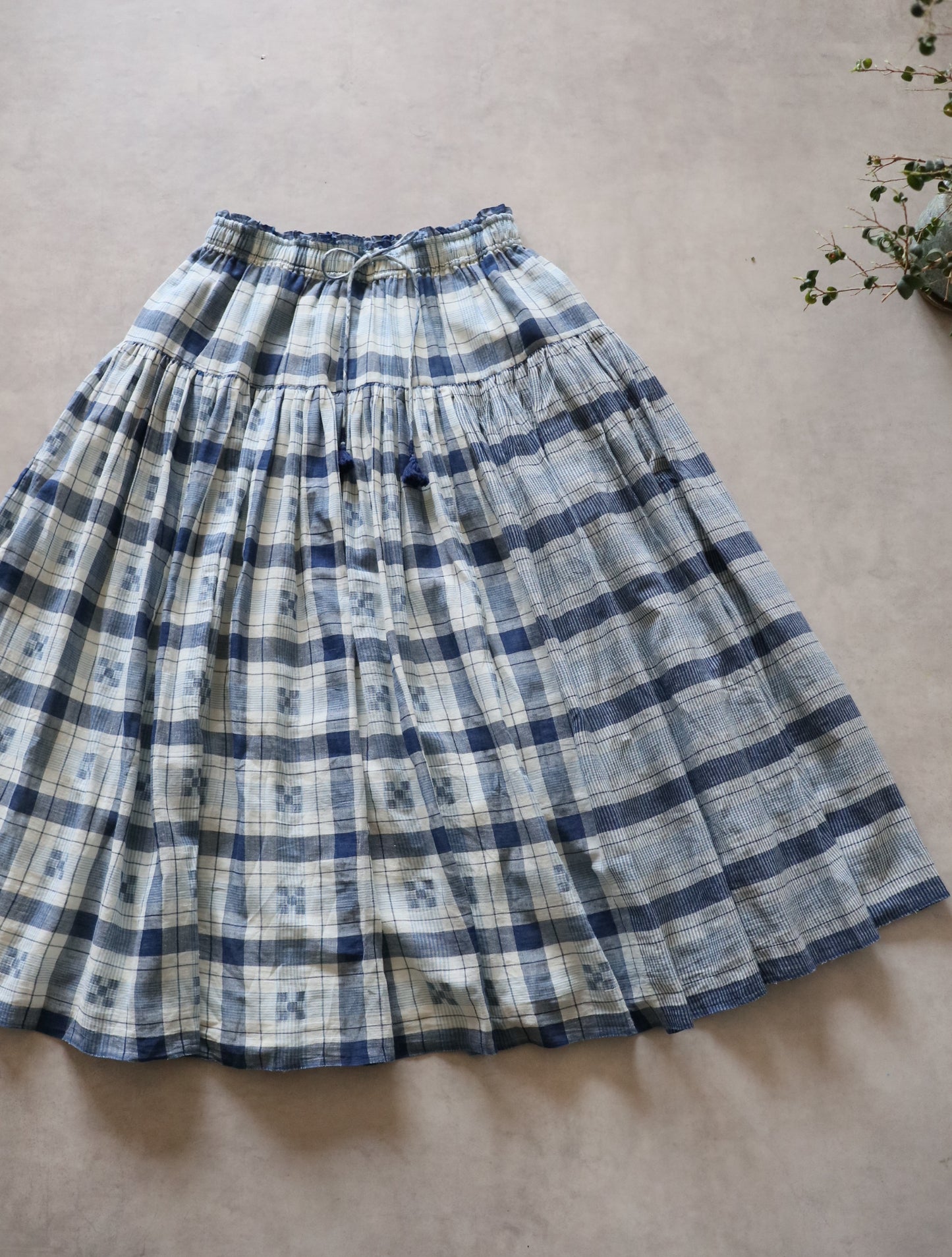 手織りジャムダニ綿の風纏うボリュームスカート【blue check】