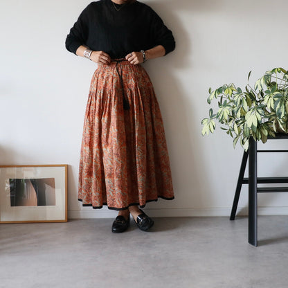 しなやかボリュームのティアードスカート -kusumi orange-