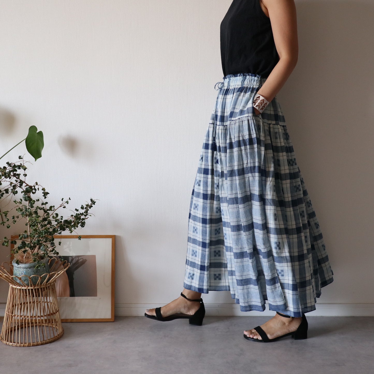 手織りジャムダニ綿の風纏うボリュームスカート【blue check】