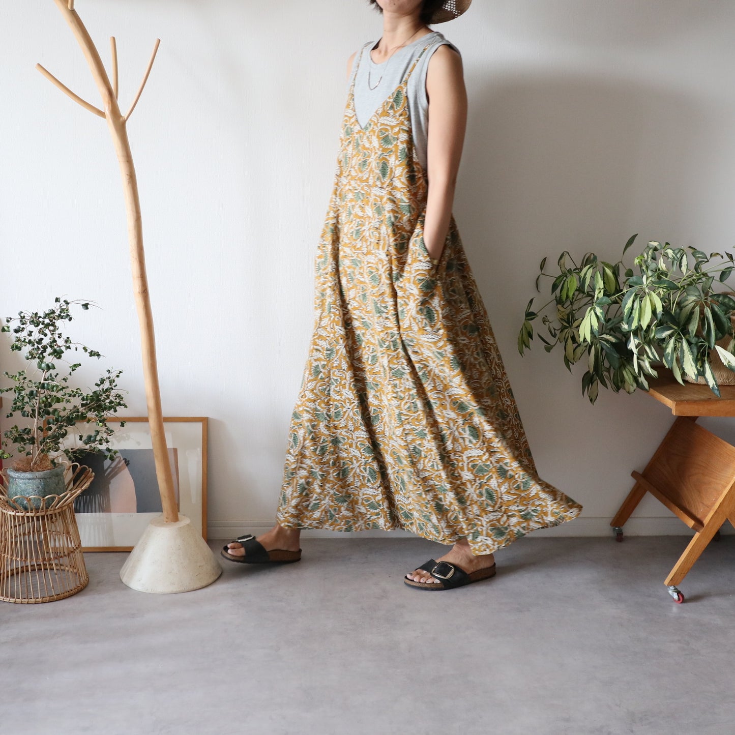 《受注》裾ゆれフレアキャミワンピース【mustard brown】