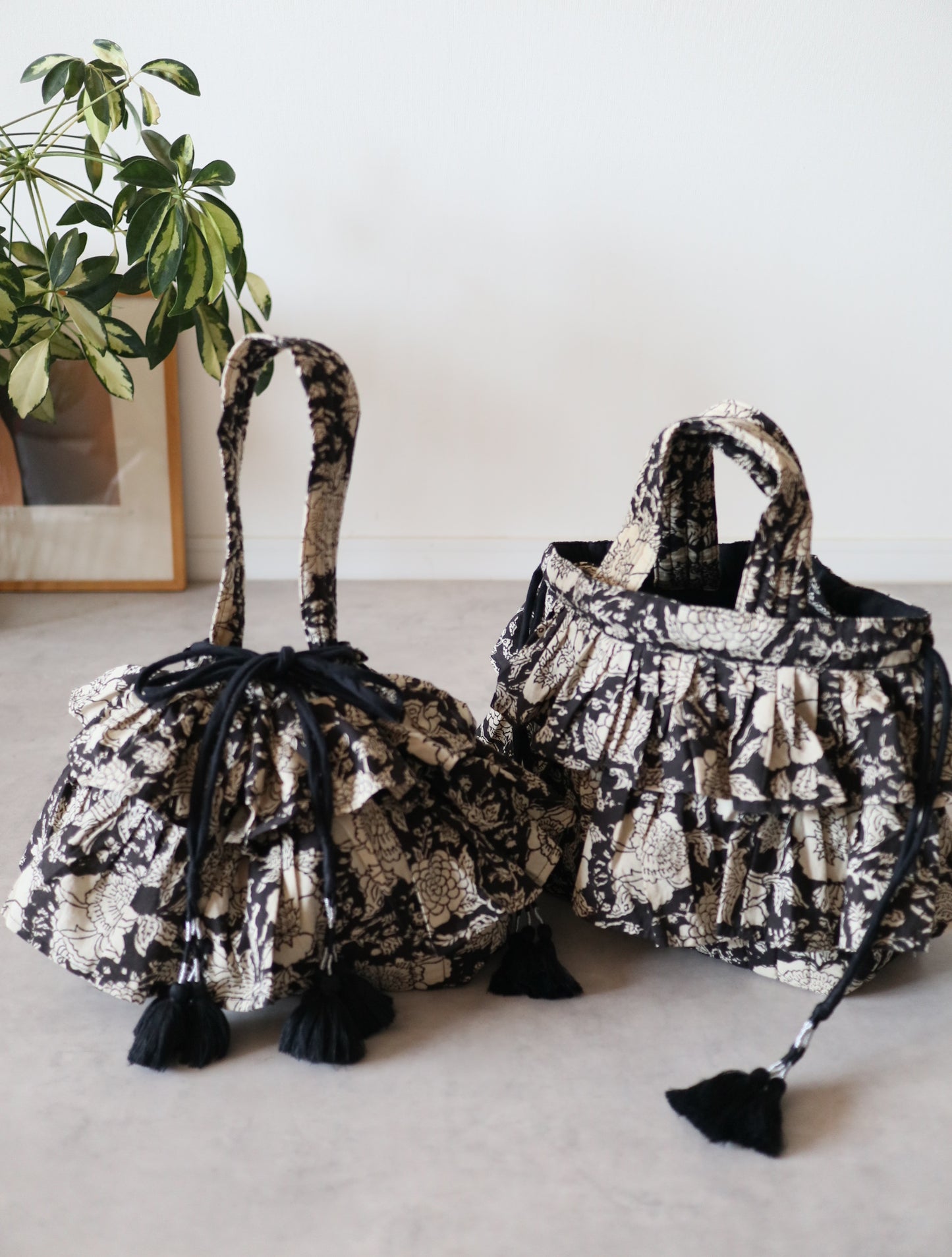 《即納》軽やかフリルの2wayキルトbag【black】