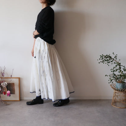 手織りジャムダニ綿の風纏うボリュームスカート【white】