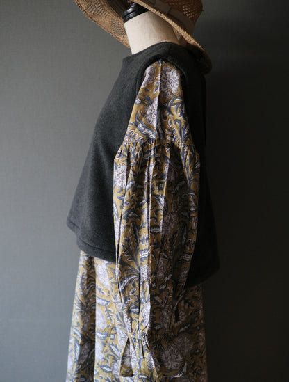 ふんわりあたたか side ribbon vest【charcoal】