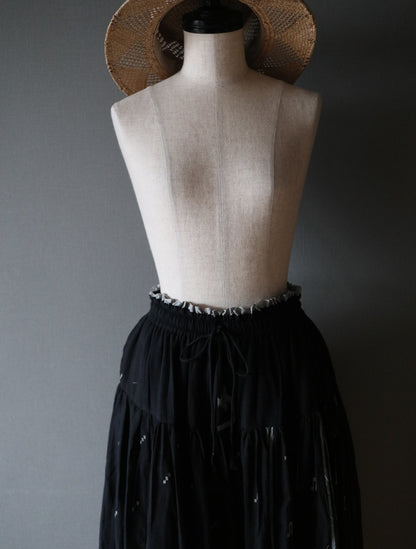 手織りジャムダニ綿の風纏うボリュームスカート【black】