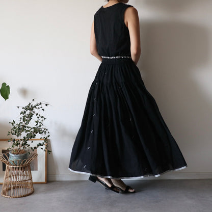 手織りジャムダニ綿の風纏うボリュームスカート【black】