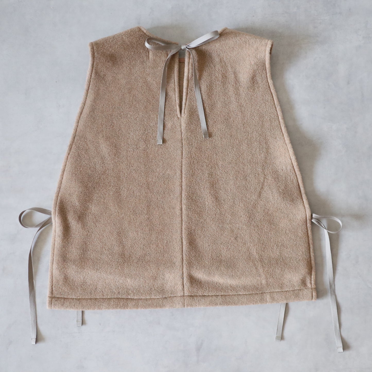 ふんわりあたたか side ribbon vest【camel】