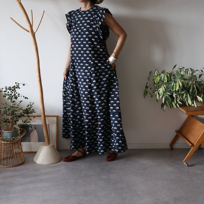 《即納》裾ゆれフレアキャミワンピース【deep navy】