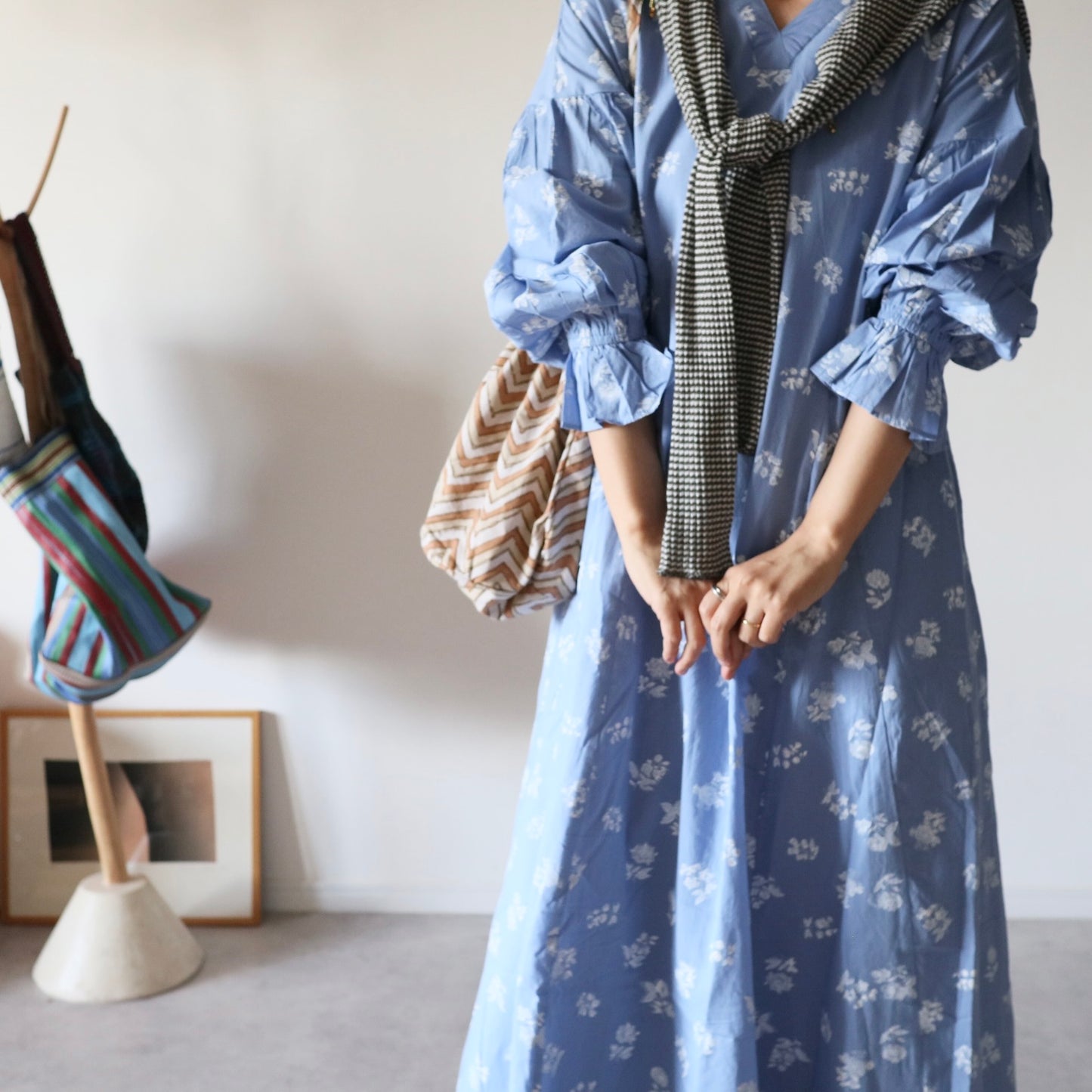 《basic size》すっきりシルエットの裾揺れフレアワンピース【blue】