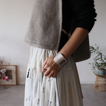 ふんわりあたたか side ribbon vest【moku brown】