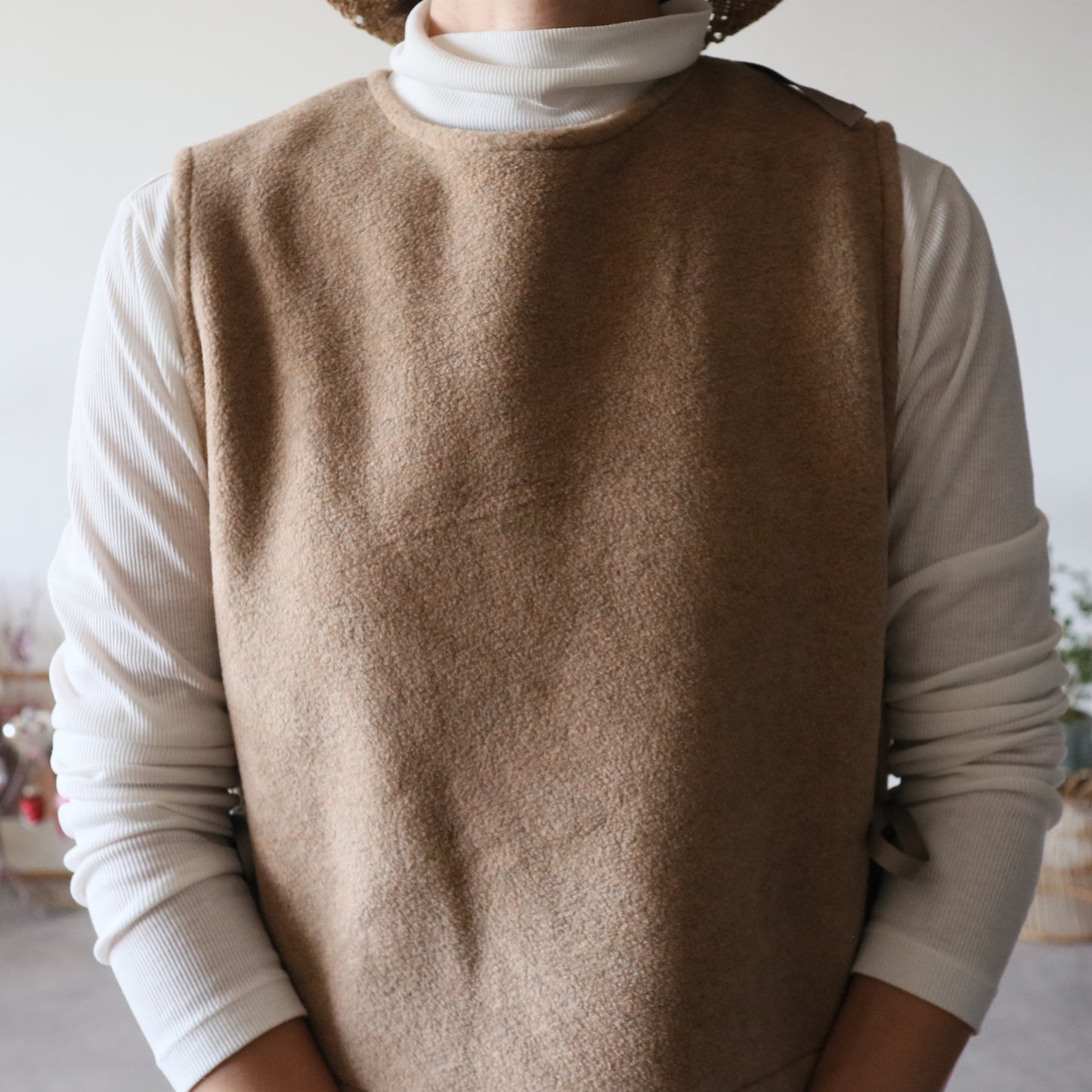 ふんわりあたたか side ribbon vest【camel】