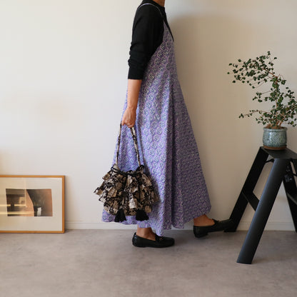 すっきりシルエットの裾ゆれフレアキャミワンピース【purple】