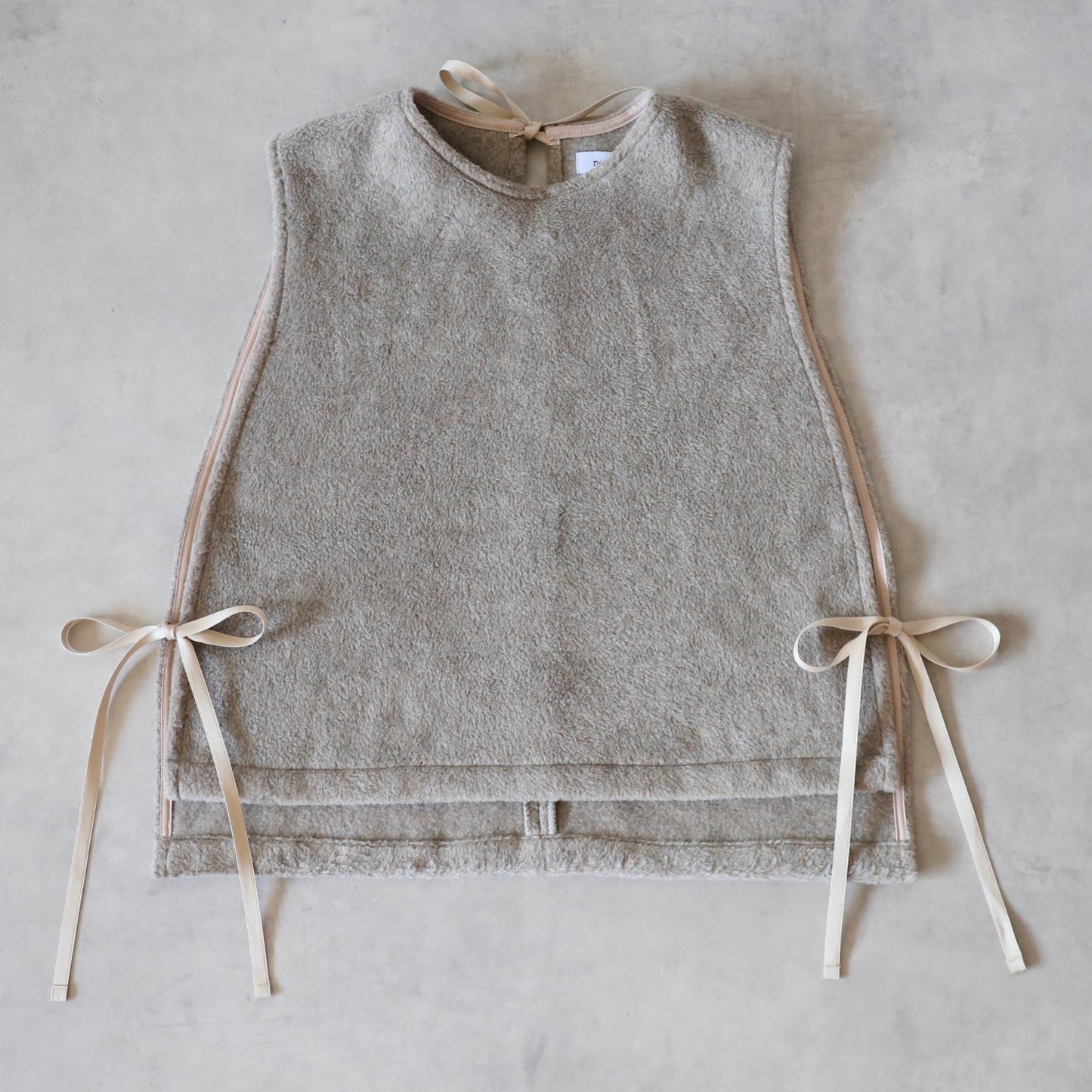 ふんわりあたたか side ribbon vest【moku brown】
