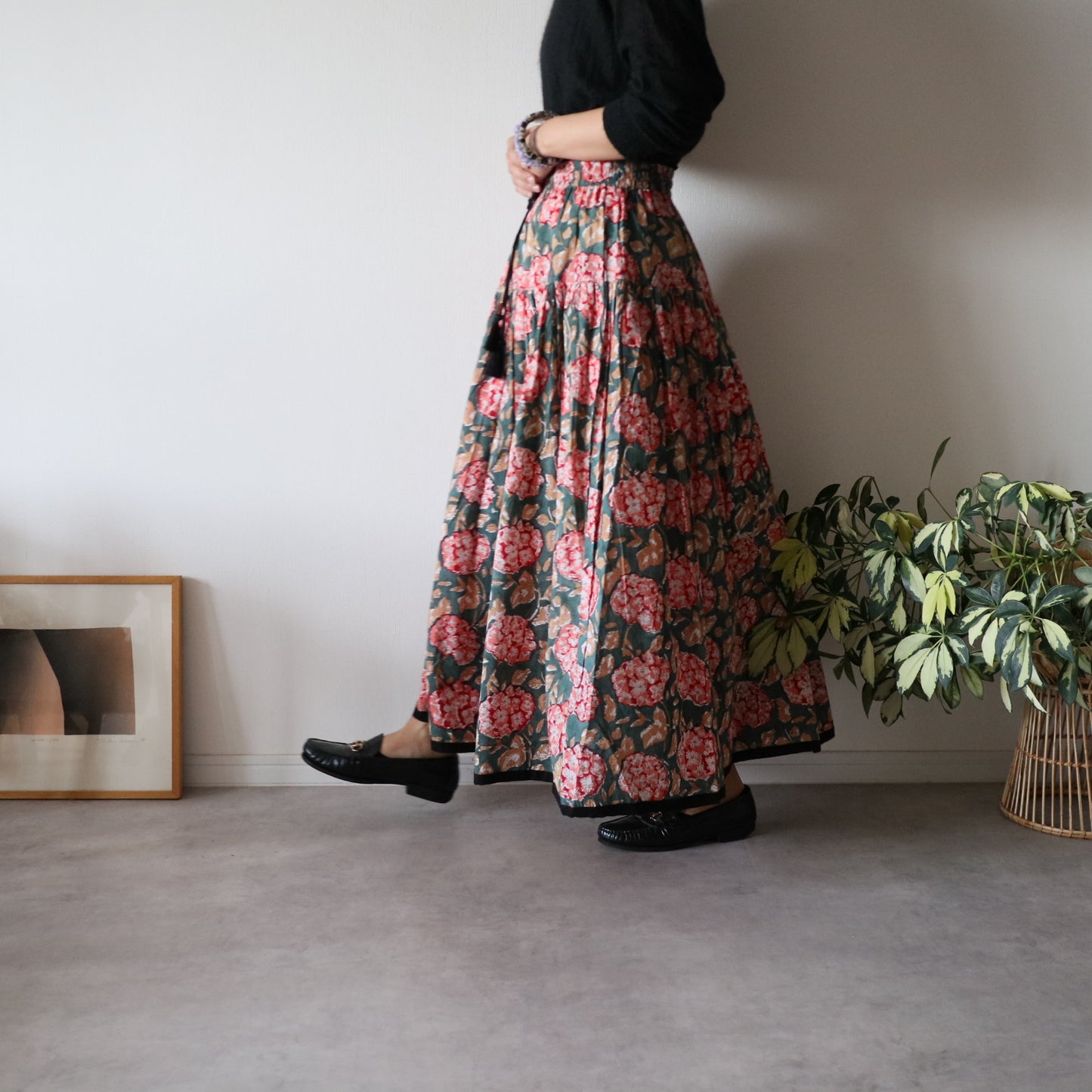 しなやかボリュームのティアードスカート -green-