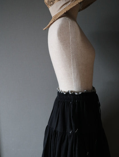 手織りジャムダニ綿の風纏うボリュームスカート【black】